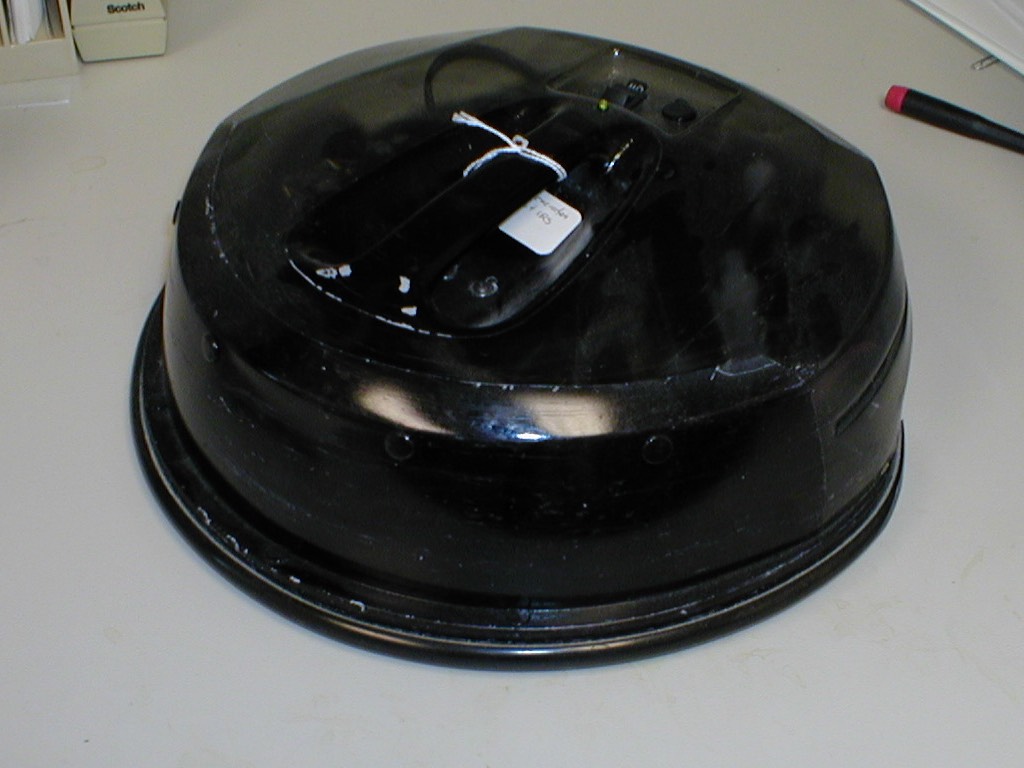 2000年研发团队推出了Scamp的后继机型：Dust Puppy Gen 2，当时他们一共制造了三台样机。（来源：网易科技）