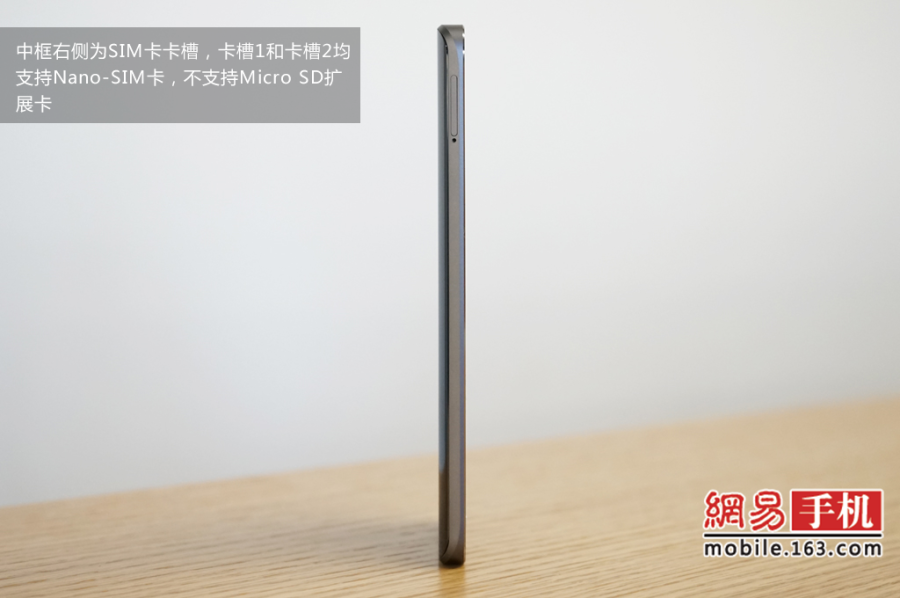 相比之前的产品小米5在参数性能上有了巨大升级，骁龙820处理器、1600万像素主摄像头、正面按压式指纹识别等旗舰配置一应俱全，同时在外观设计上的突破也让我们眼前一亮，加入了陶瓷工艺后壳材质，颜值拉升明显。（来源：网易手机）