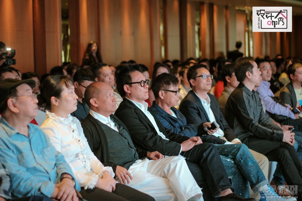 活动开始后，梁志天与诸位嘉宾一同进场。我们问梁志天，参加这种活动，主办方往往都会把梁志天的演讲放到最后面压轴，那么前面的漫长时间会不会觉得很无聊。他说，我从来不做无聊的事情。虽然确实会很累，但我觉得很有意义。（来源：网易家居）