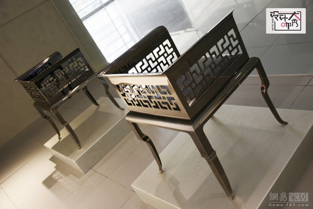 温浩还告诉我们，这把椅子就是当时汪洋坐过的椅子。椅子的设计结合了中式的元素，同时采用了现代的工艺和材料，有韵味同时也便于市场化生产和制造。（来源：网易家居）