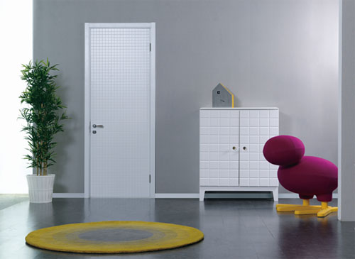 2008年经典上市产品，简约时尚诠释现代生活，外观上将经典的Burberry格子元素注入其中，诠释着经典，彰显着极致，深受年轻人喜爱。（来源：网易家居）