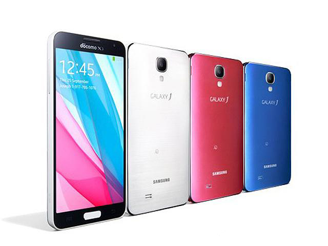 三星Galaxy J外观上看与普通版的三星Galaxy S4完全一致，但其内部却发生了实质性地改变。配置方面采用了5英寸、分辨率为1920*1080的AMOLED触控屏，处理器为主频2.3GHz的高通Snapdragon 800四核处理器，其运行内存升级至3GB。