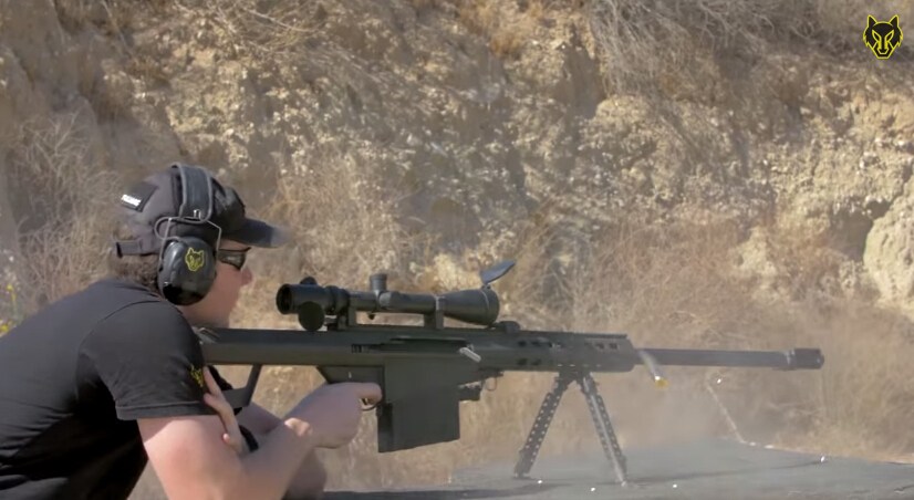 通常情况下，手机测试一般多在厂商的实验室进行，比较常见并且可以随时被模拟的就是跌落测试，然而国外测试团队FullMag，专门利用个大口径枪械枪机各类消费电子产品做测试，有用户认为这种测试是产品成本增加的一部分，也有用户认为这种测试除了噱头，毫无存在的意义。