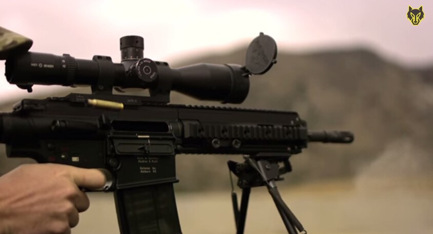 通常情况下，手机测试一般多在厂商的实验室进行，比较常见并且可以随时被模拟的就是跌落测试，然而国外测试团队FullMag，专门利用个大口径枪械枪机各类消费电子产品做测试，有用户认为这种测试是产品成本增加的一部分，也有用户认为这种测试除了噱头，毫无存在的意义。