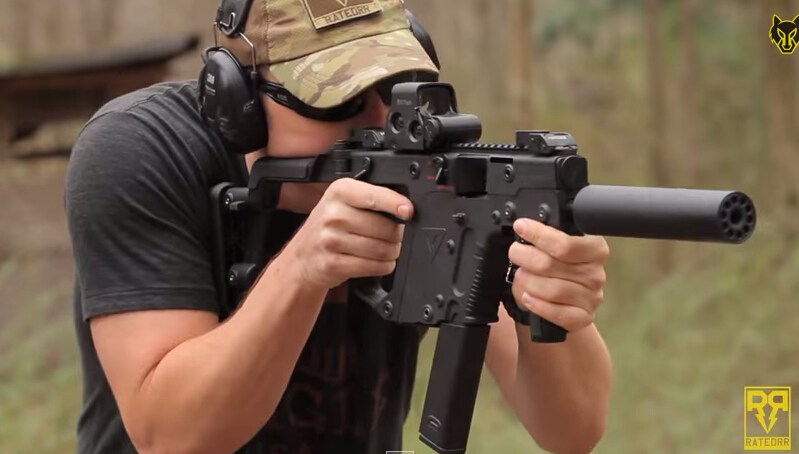 通常情况下，手机测试一般多在厂商的实验室进行，比较常见并且可以随时被模拟的就是跌落测试，然而国外测试团队FullMag，专门利用个大口径枪械枪机各类消费电子产品做测试，有用户认为这种测试是产品成本增加的一部分，也有用户认为这种测试除了噱头，毫无存在的意义。