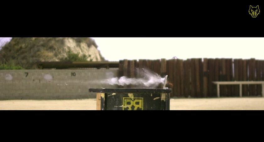 通常情况下，手机测试一般多在厂商的实验室进行，比较常见并且可以随时被模拟的就是跌落测试，然而国外测试团队FullMag，专门利用个大口径枪械枪机各类消费电子产品做测试，有用户认为这种测试是产品成本增加的一部分，也有用户认为这种测试除了噱头，毫无存在的意义。