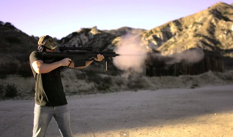 通常情况下，手机测试一般多在厂商的实验室进行，比较常见并且可以随时被模拟的就是跌落测试，然而国外测试团队FullMag，专门利用个大口径枪械枪机各类消费电子产品做测试，有用户认为这种测试是产品成本增加的一部分，也有用户认为这种测试除了噱头，毫无存在的意义。