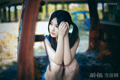 有些人可以靠脸蛋吃饭，但偏要靠实力，来自宝岛台湾的长腿美女主播艾瑞斯就是这样一枚多才多艺的姑娘，她是台湾的知名模特她具有多重身份现在还是一名女主播.她深受到宅男们的喜爱,不仅有一双超长的腿,还常常“深藏不露”,下面就跟随笔者一起来欣赏下她的私照吧！（来源：中关村在线）