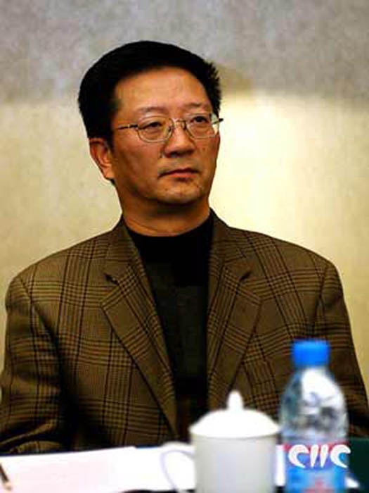 2011年3月因怀疑其与移动腐败案有关而遭纪检部门调查 。2011年4月29日苏金生被免去工信部总工程师职务。在熟悉苏金生人士的眼中，苏涉嫌违纪是一个方面，但另一方面，他们评价苏“有能力，有理论水平”。