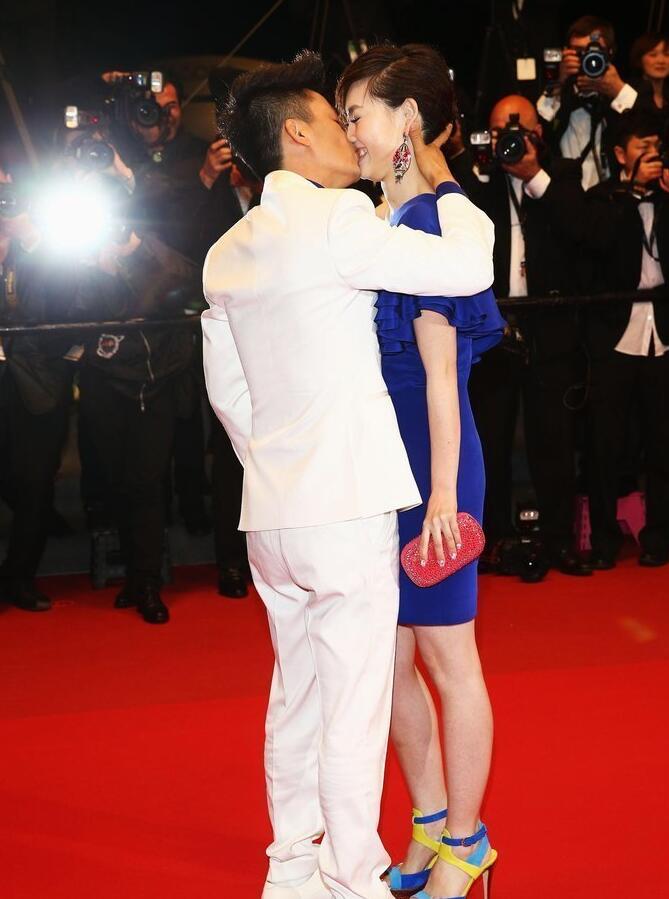 王宝强、马蓉昔日恩爱照（资料图）（来源：网易娱乐）