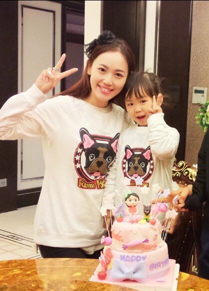 马蓉与女儿娜娜（资料图）（来源：网易娱乐）