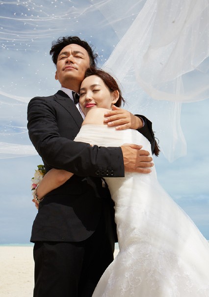 王宝强与老婆再拍婚纱照（资料图）（来源：网易娱乐）