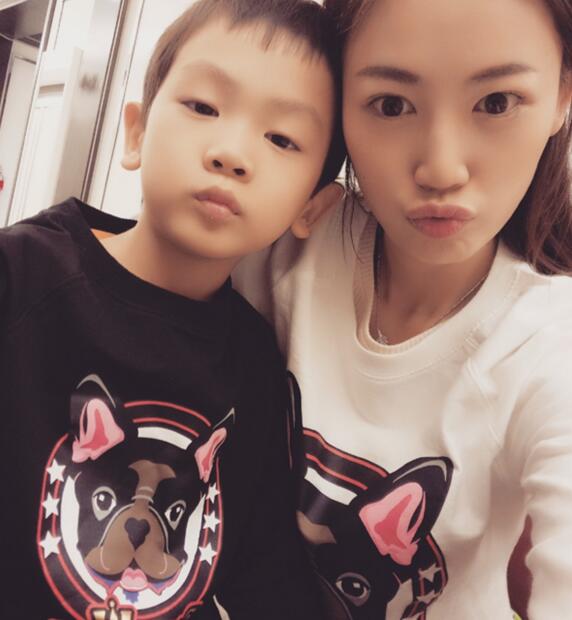 马蓉和儿子（资料图）（来源：网易娱乐）