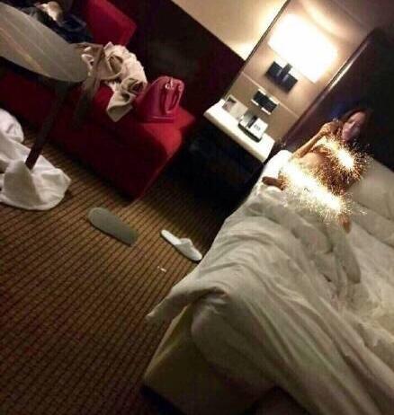 疑妻子马蓉”被抓”照曝光（来源：网易娱乐）