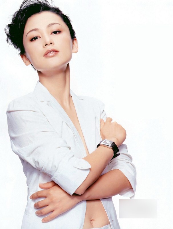 陈红，现在最响亮的头衔是陈凯歌导演的夫人。外公是原总后勤部副部长唐天际。