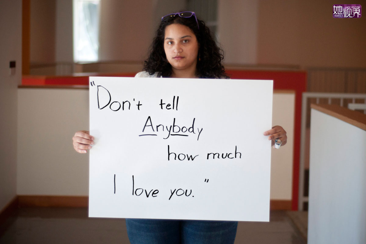 “别告诉任何人我有多么爱你。”