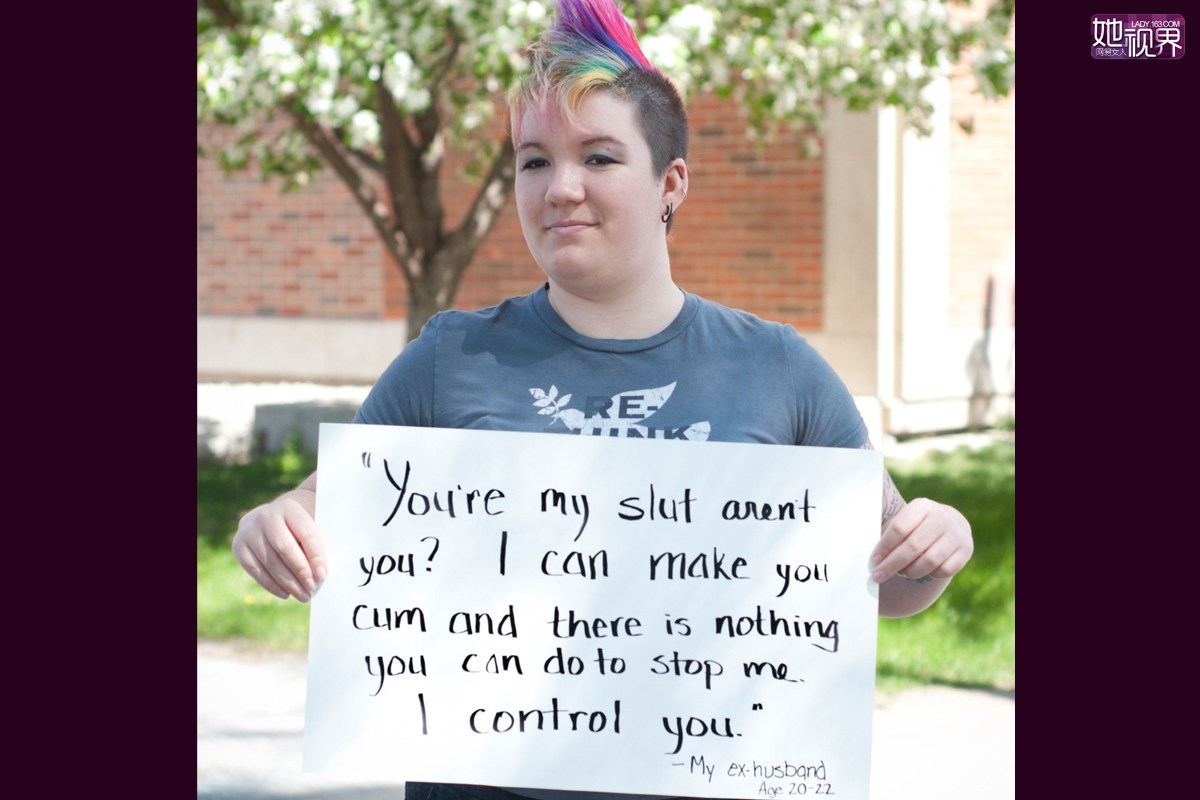 “你是我的小荡妇不是吗？我能让你高潮，而且你没有什么能阻止我的。我控制着你。”——我的前夫，20-22岁