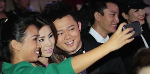 叶明子（中）与李东田、陈漫合影（来源：网易社区）