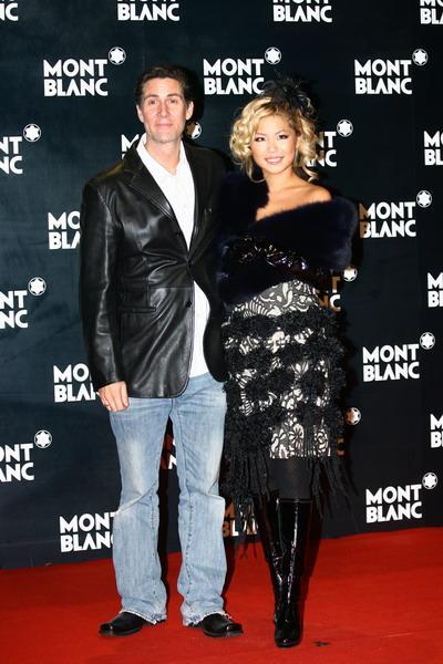 叶明子与丈夫Jonathan Mork出席时尚派对（来源：网易社区）