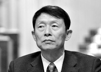 1951年生，四川简阳人，1972年4月参加工作，1978年进入四川财经学院（现西南财经大学）财政系学财政，1982年毕业，大学学历，经济学学士。