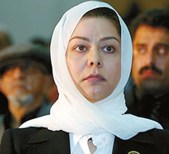 多年后，拉加德表示，“每个家庭中都会有误解。”2003年，拉加德又逃往约旦，得到了约旦王室提供的豪华住宅、仆人以及购置服装首饰甚至是整容手术的各项资助。