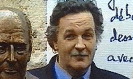 法国已故总统密特朗的大儿子克里斯多夫一点也没继承父亲的优点，是一个臭名昭著的“逃税大户”。2004年年底，克里斯多夫被巴黎第11法庭判处30个月的有期徒刑。 原因是，他“忘”了为自己在1998年至1999年间替军火商法尔戈转卖军火所获的收益缴税。