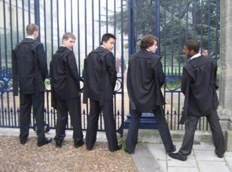 各国的领导人都有自己的子女，有的勤奋好学成为父母的得力助手，但是有的却花天酒地给自己的父母带来了很坏的影响。这组图片让网友了解世界各国领导人的“败家子女”。