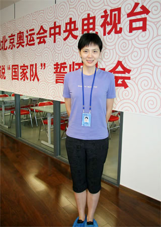 国际金融专业主要培养能在银行系统、非银行金融机构、公司企业从事国际金融业务、国际贸易业务及本专业的教学、研究工作的高级专门人才。因为涉及到要对外打交道，所以该专业的学生要有很好的英语水平，具有较强的听、说、读、写、译能力。