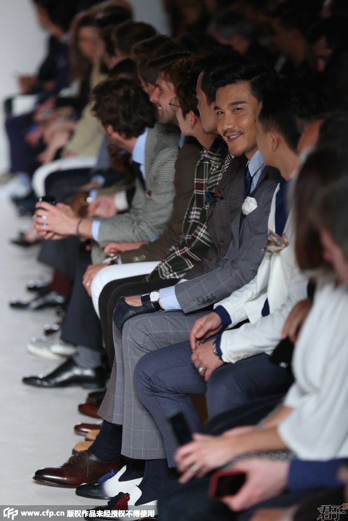 廖凡、胡兵、韩庚三位男神同排亮相看秀