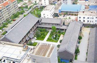 近日，谷俊山在河南濮阳的住宅图片曝光，这栋住宅被当地居民称为“将军府”。