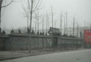 近日，谷俊山在河南濮阳的住宅图片曝光，这栋住宅被当地居民称为“将军府”。