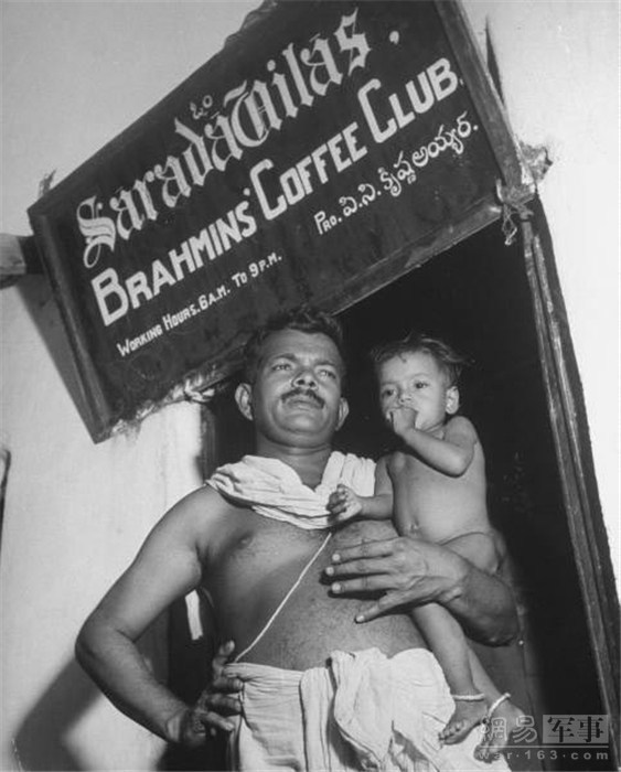 1946年二战结束后的印度，因为连续两年的大旱又一次出现了饥荒，在印度饥荒发生的同时，中国的南方也同样发生了大面积的饥荒。