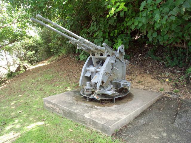 96式25毫米机关炮总共建造了3.3万门，留存下来的有不少，因此不算是啥稀罕货色，经常被直接放在露天里用作展示用途。