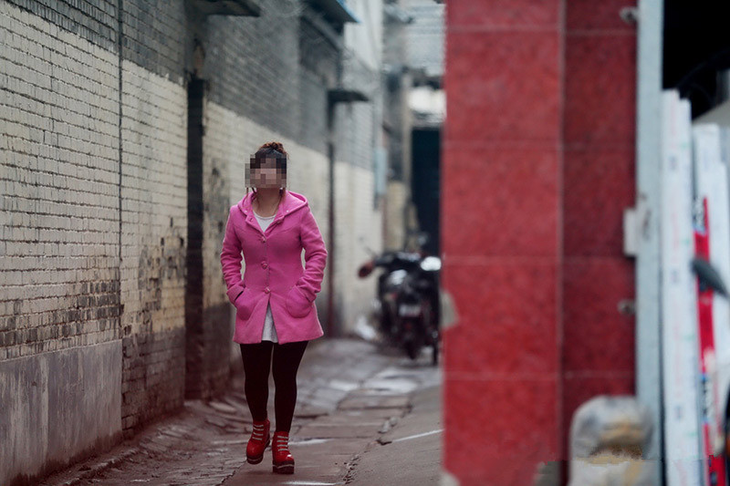 深圳站街女:已经50岁了!让人又恨又可怜!_手机网易网