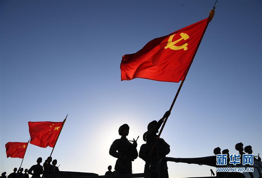 7月30日上午9时，庆祝中国人民解放军建军90周年阅兵将在朱日和训练基地举行。这是受阅部队在进行准备。新华社记者吴晓凌摄（来源：新华网）