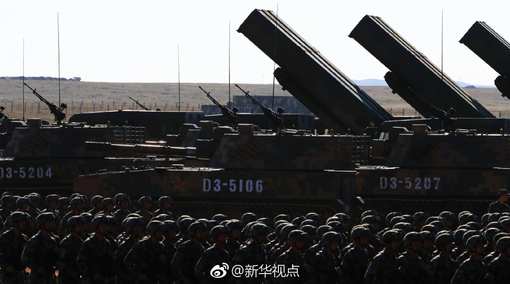 受阅官兵列阵沙场整装待阅！（来源：新华网）