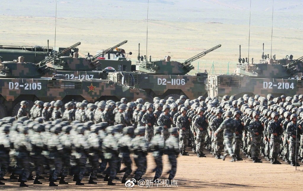受阅官兵列阵沙场整装待阅！（来源：新华网）