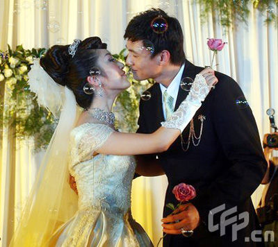 仲满大婚夜教练揭成年旧事曾暴力殴打小队员