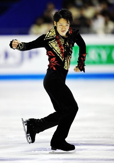 花滑总决赛男单短节目 高桥力压世界冠军居首_网易体育