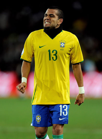 巴西又现卡洛斯式重炮巴萨标王8分钟成就传奇