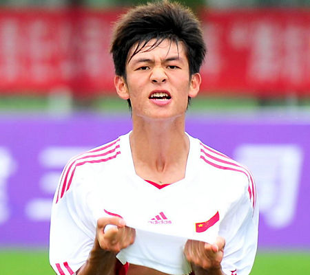 潍坊杯:杨一虎张稀哲破门 国青2-0挺进决赛_网易体育