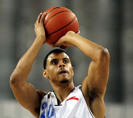 辽宁新外援遭约什抢戏东莞107101辽宁获四连胜