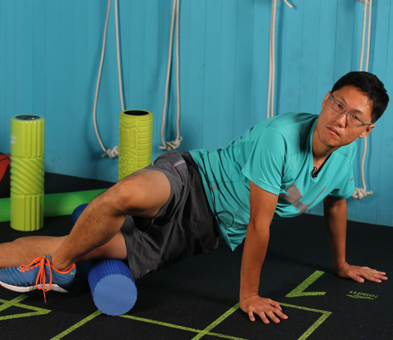 跑步训练后如何利用泡沫轴放松